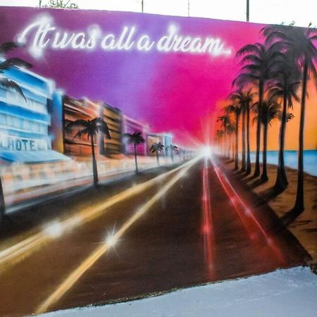 Cozy & Colorful Miami Art Canvas W/Hottub & Murals Exterior photo