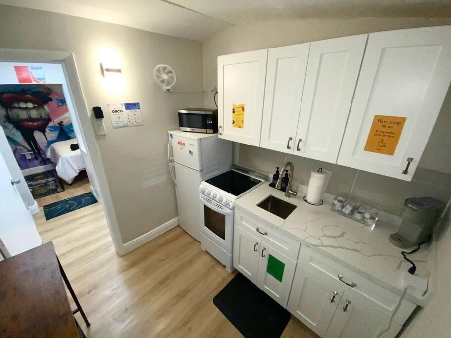 Cozy & Colorful Miami Art Canvas W/Hottub & Murals Exterior photo